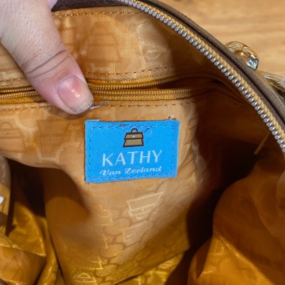 Kathy Van Zeeland Purse - Picture 5 of 9